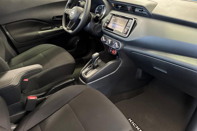 2025 Nissan Kicks S