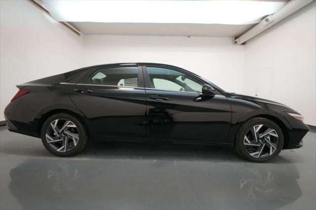 2025 Hyundai Elantra Hybrid Limited