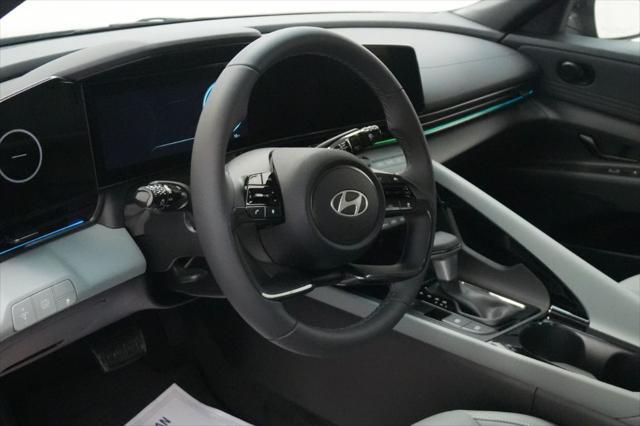2025 Hyundai Elantra Hybrid Limited
