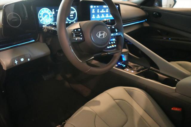 2025 Hyundai Elantra Hybrid Limited