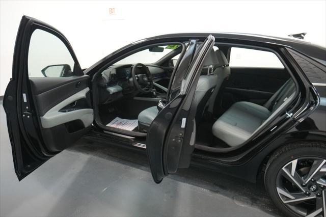 2025 Hyundai Elantra Hybrid Limited
