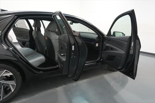 2025 Hyundai Elantra Hybrid Limited