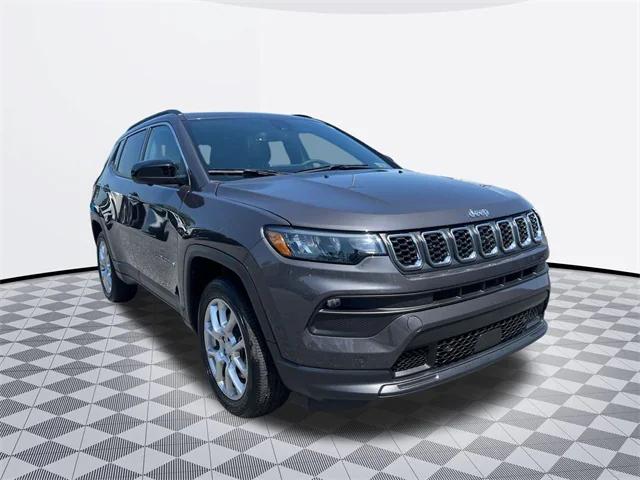 2024 Jeep Compass Latitude Lux FWD