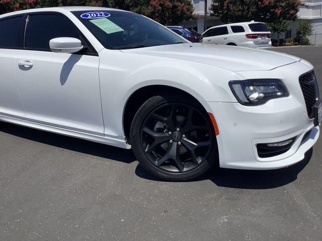 2022 Chrysler 300 Touring L