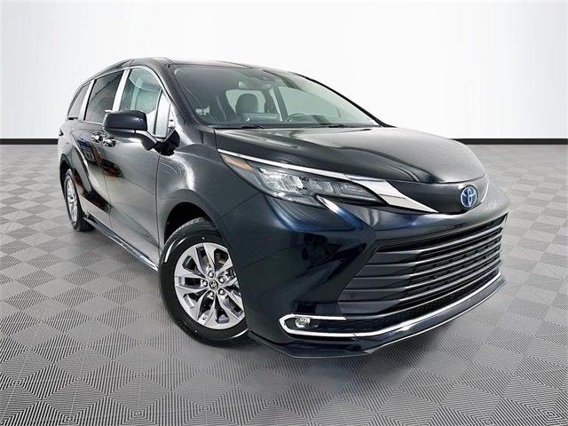 2024 Toyota Sienna XLE