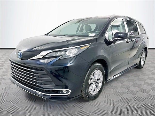 2024 Toyota Sienna XLE