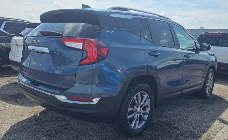 2024 GMC Terrain FWD SLT 2024 GMC Terrain FWD SLT