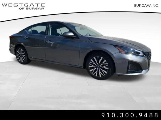 2023 Nissan Altima SV FWD