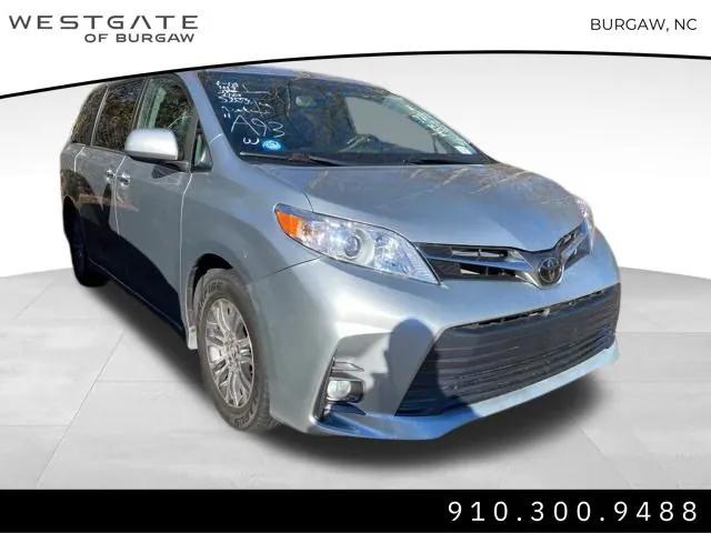 2020 Toyota Sienna XLE