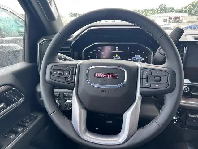 2025 GMC Sierra 2500HD 4WD Crew Cab Standard Bed SLT