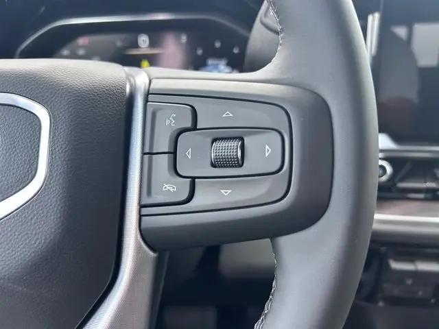 2025 GMC Sierra 2500HD 4WD Crew Cab Standard Bed SLT
