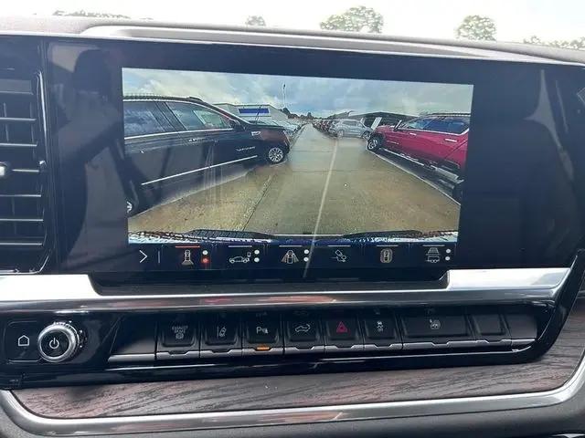2025 GMC Sierra 2500HD 4WD Crew Cab Standard Bed SLT