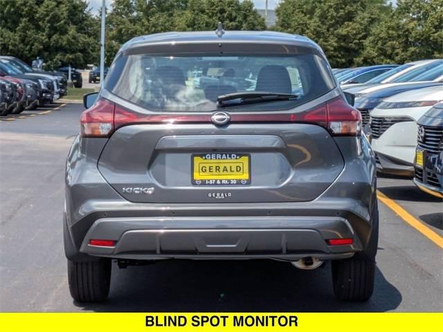 2025 Nissan Kicks S