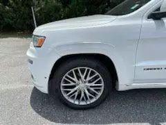 2017 Jeep Grand Cherokee Summit 4x2