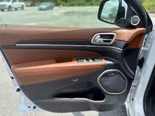 2017 Jeep Grand Cherokee Summit 4x2
