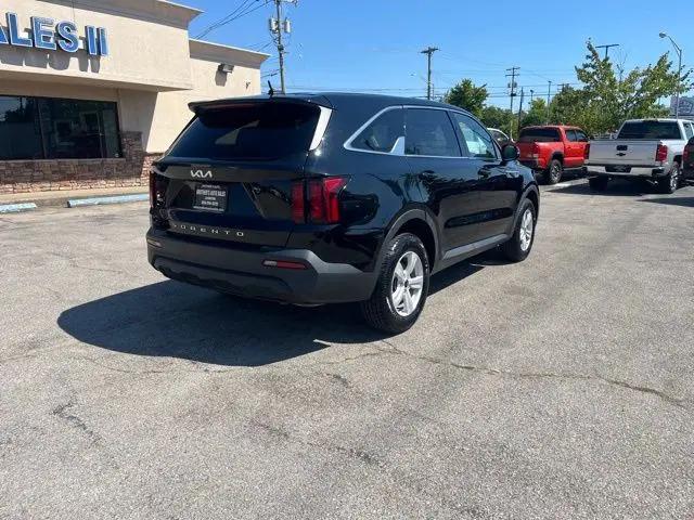 2022 Kia Sorento LX