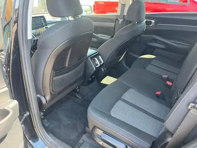 2022 Kia Sorento LX