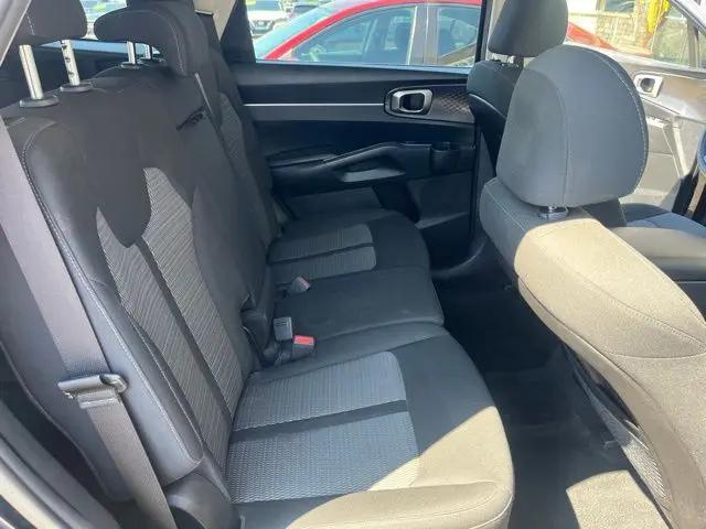 2022 Kia Sorento LX