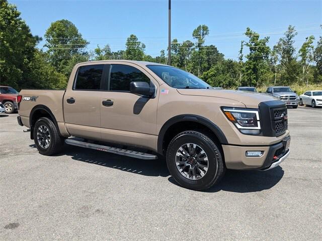 2022 Nissan TITAN Crew Cab PRO-4X 4x4