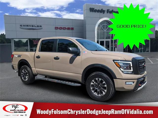 2022 Nissan TITAN Crew Cab PRO-4X 4x4 2022 Nissan TITAN Crew Cab PRO-4X 4x4