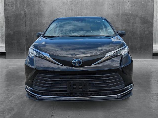 2023 Toyota Sienna XLE