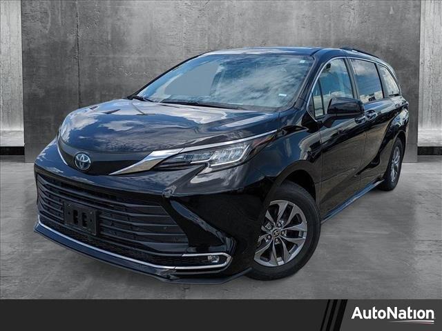 2023 Toyota Sienna XLE