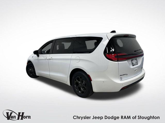 2024 Chrysler Pacifica Hybrid S Appearance Pkg