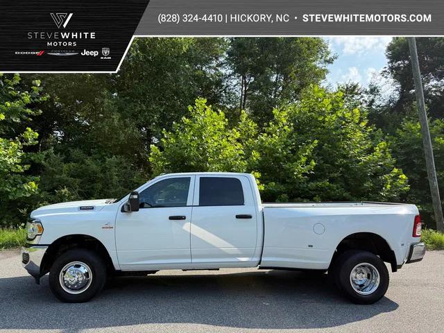 2024 RAM 3500 Tradesman Crew Cab 4x4 8 Box