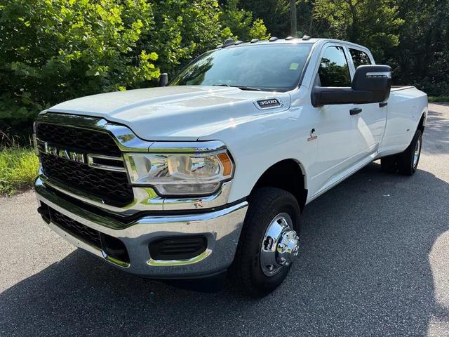 2024 RAM 3500 Tradesman Crew Cab 4x4 8 Box