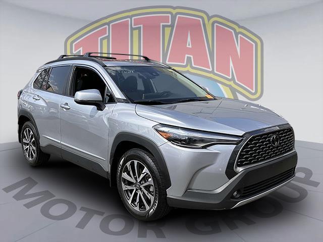 2022 Toyota Corolla Cross XLE [3]