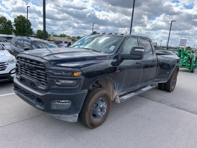 2026 RAM Ram 3500 RAM 3500 TRADESMAN CREW CAB 4X4 8 BOX