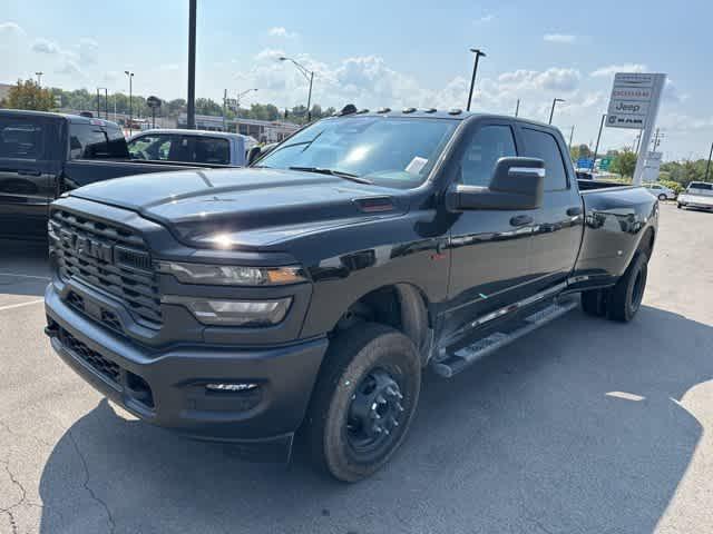 2026 RAM Ram 3500 RAM 3500 TRADESMAN CREW CAB 4X4 8 BOX