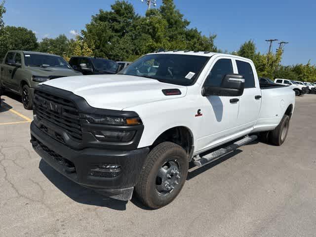 2026 RAM Ram 3500 RAM 3500 TRADESMAN CREW CAB 4X4 8 BOX