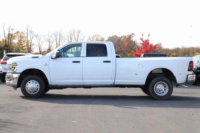 2026 RAM Ram 3500 RAM 3500 TRADESMAN CREW CAB 4X4 8 BOX