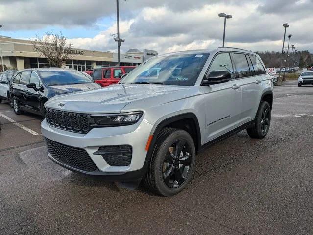 2025 Jeep Grand Cherokee GRAND CHEROKEE ALTITUDE 4X4 2025 Jeep Grand Cherokee GRAND CHEROKEE ALTITUDE 4X4