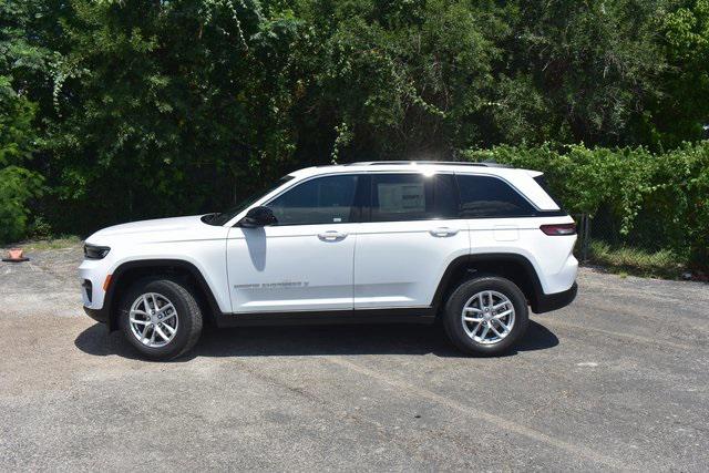 2025 Jeep Grand Cherokee GRAND CHEROKEE LAREDO X 4X2
