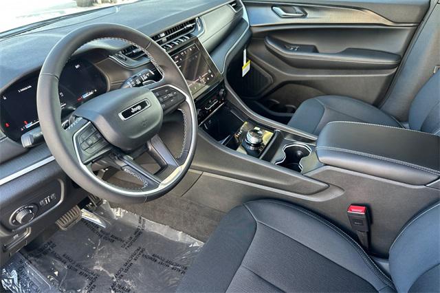 2025 Jeep Grand Cherokee GRAND CHEROKEE L LAREDO X 4X2 2025 Jeep Grand Cherokee GRAND CHEROKEE L LAREDO X 4X2