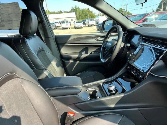 2025 Jeep Grand Cherokee Altitude X 4x4