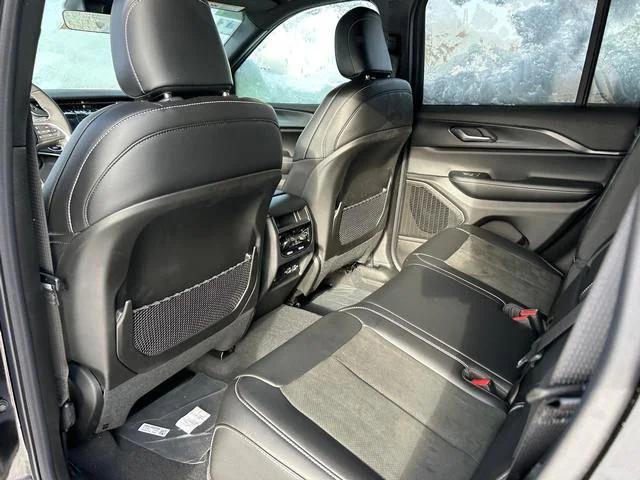 2025 Jeep Grand Cherokee Altitude X 4x4