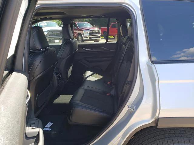 2025 Jeep Grand Cherokee Altitude X 4x4