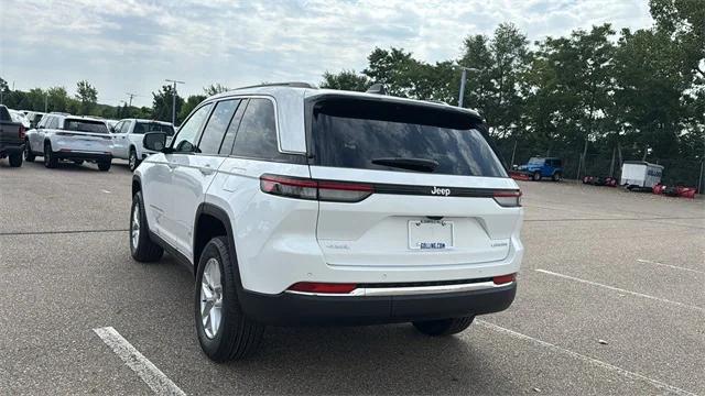 2025 Jeep Grand Cherokee GRAND CHEROKEE LAREDO X 4X4 2025 Jeep Grand Cherokee GRAND CHEROKEE LAREDO X 4X4