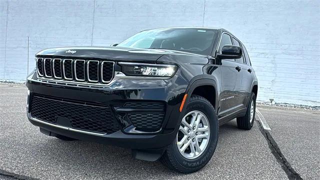2025 Jeep Grand Cherokee GRAND CHEROKEE LAREDO 4X4 2025 Jeep Grand Cherokee GRAND CHEROKEE LAREDO 4X4