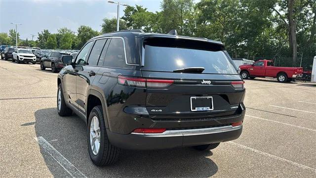 2025 Jeep Grand Cherokee GRAND CHEROKEE LAREDO X 4X4