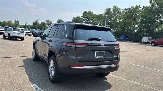 2025 Jeep Grand Cherokee GRAND CHEROKEE LAREDO X 4X4