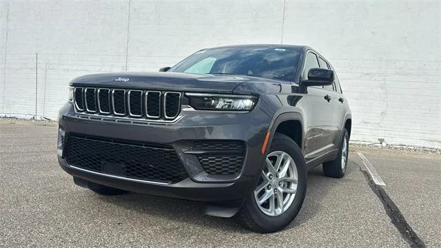 2025 Jeep Grand Cherokee GRAND CHEROKEE LAREDO X 4X4 2025 Jeep Grand Cherokee GRAND CHEROKEE LAREDO X 4X4