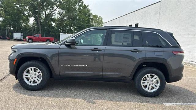 2025 Jeep Grand Cherokee GRAND CHEROKEE LAREDO 4X4 2025 Jeep Grand Cherokee GRAND CHEROKEE LAREDO 4X4