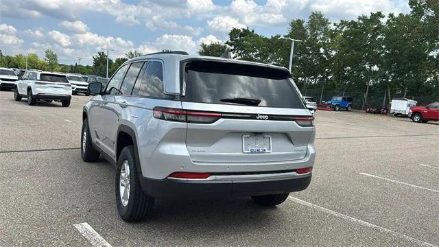 2025 Jeep Grand Cherokee GRAND CHEROKEE LAREDO 4X4