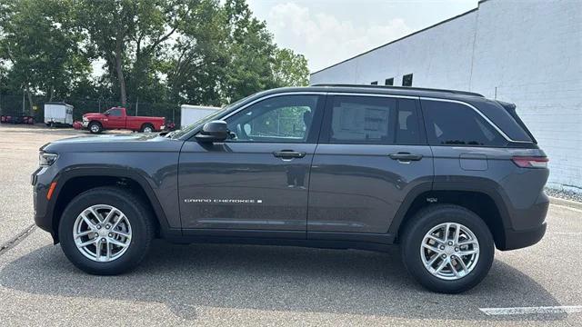 2025 Jeep Grand Cherokee GRAND CHEROKEE LAREDO X 4X4 2025 Jeep Grand Cherokee GRAND CHEROKEE LAREDO X 4X4