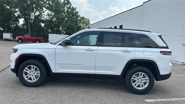 2025 Jeep Grand Cherokee GRAND CHEROKEE LAREDO 4X4 2025 Jeep Grand Cherokee GRAND CHEROKEE LAREDO 4X4
