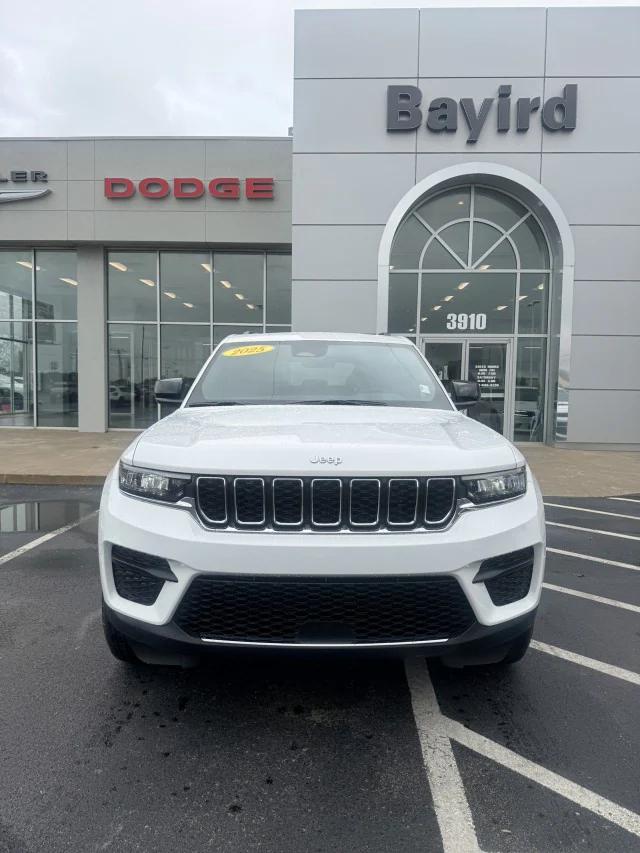 2025 Jeep Grand Cherokee GRAND CHEROKEE LAREDO X 4X2